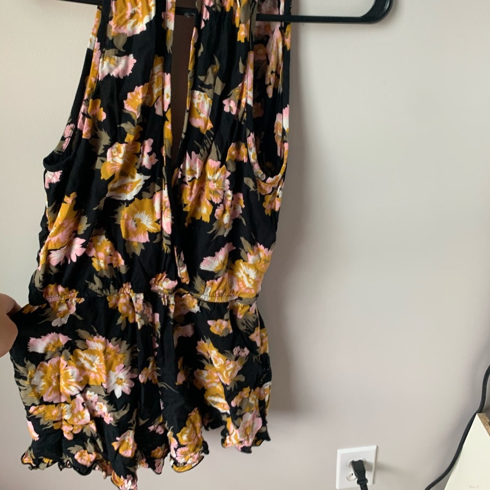 Floral Romper - Picture 2 of 3